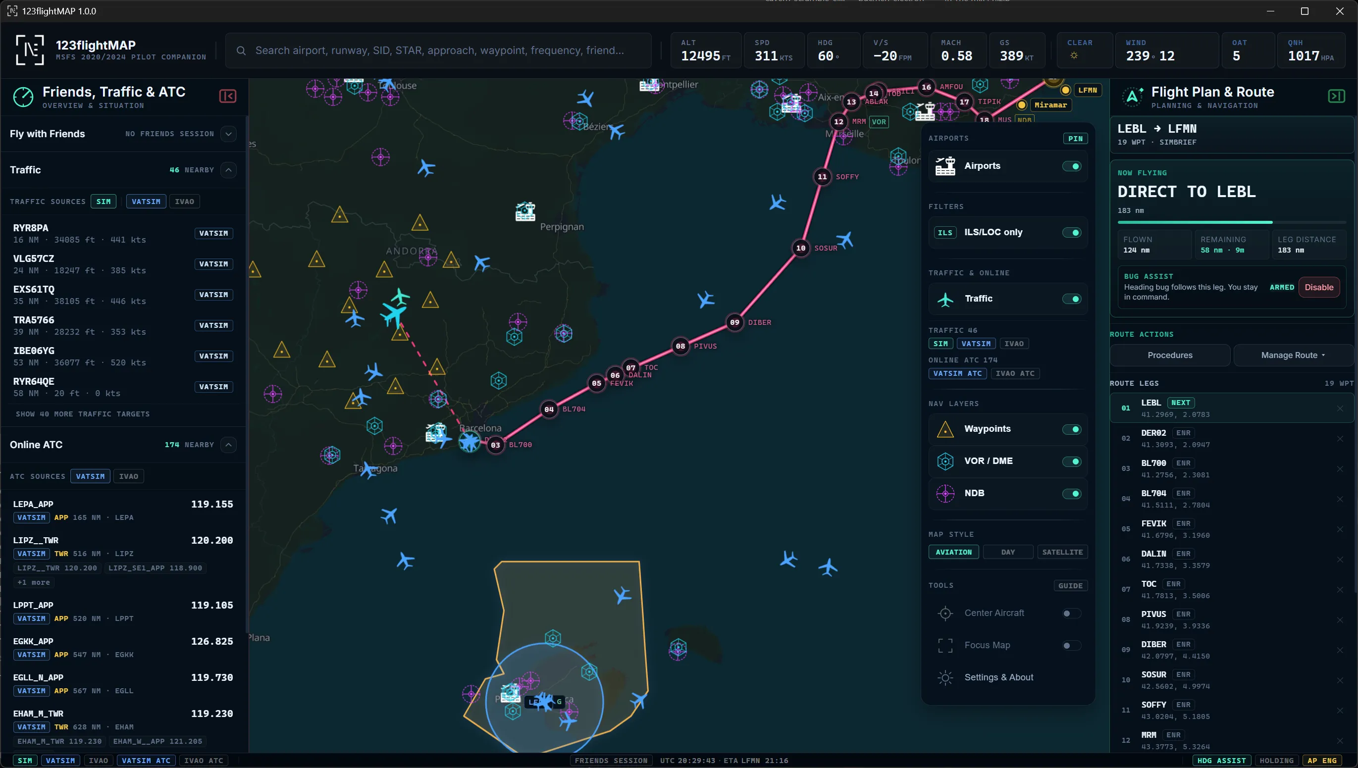 123flightMAP live flight picture with route, traffic, ATC and flight plan panels
